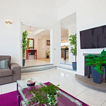 Quiquere - Great 4 Bedroom With Heated Pool Hot-tub